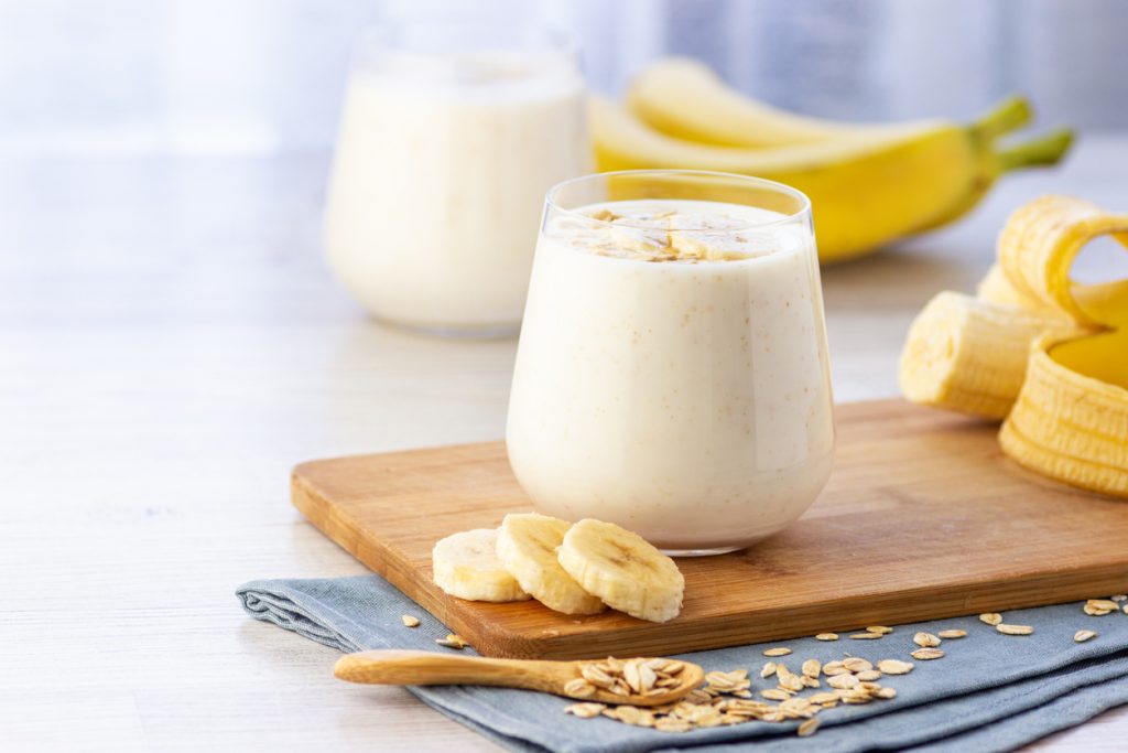 Vitamina de banana com whey: receita com as medidas certas para ficar uma delícia