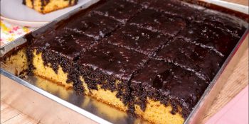Bolo de fubá com chocolate