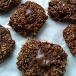Cookie de aveia e banana para ter um biscoitinho saudável sempre que bater uma fominha