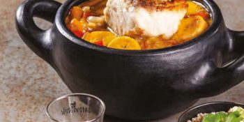 Moqueca de peixe com banana-da-terra