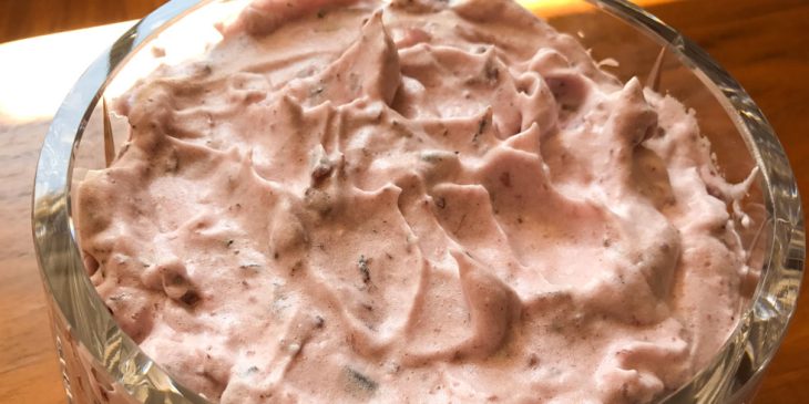 Mousse de hibisco para aprender a gostar dessa maravilha de chá pelo docinho queridinho