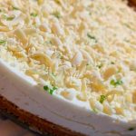 Mousse de limão com chocolate branco gostoso de um jeito que você nunca viu