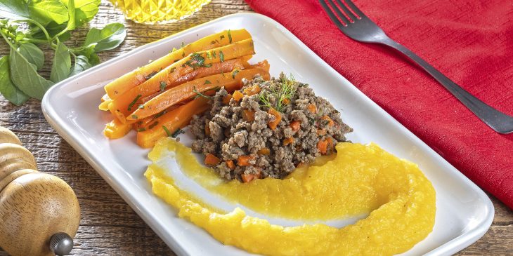 Um delicioso purê de cenoura e mandioquinha para preparar no jantar de hoje, vamos?