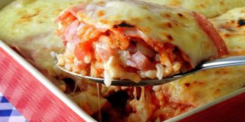 Arroz de forno com presunto e queijo