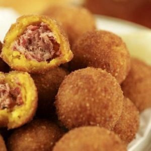 Bolinho de moranga com carne seca