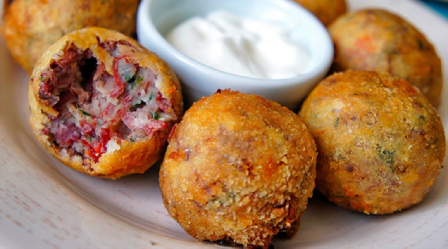 Bolinho de moranga com carne seca 