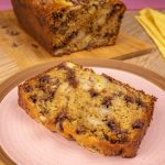 Bolo de banana com chocolate super fácil para fazer agora essa receita maravilha