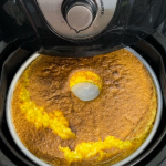 Nova receita perfeição: bolo de cenoura na airfryer pra economizar gás e provar o mais fofinho