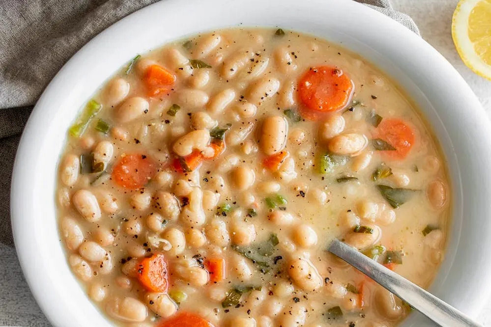 Feijão branco com legumes