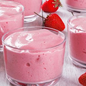 Gelatina com creme de leite e leite condensado