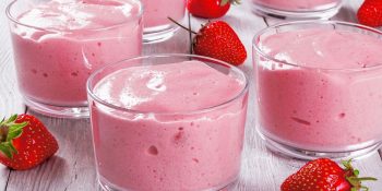 Gelatina com creme de leite e leite condensado