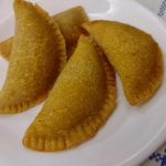 Pastel assado de frango de um jeitinho bem fácil de ser feito para você que ama pastéis