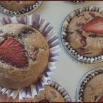 Cupcake de morango fit mega fácil e perfeito para ser aquele lanchinho que você procura