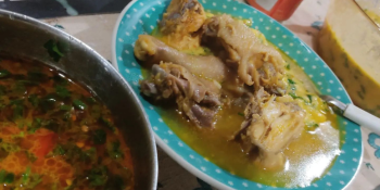 Sopa de galinha caipira