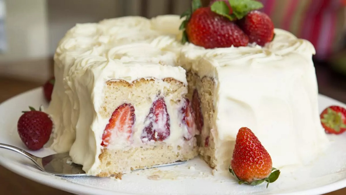 Torta de morango com chantilly