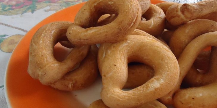 Esse bolinho frito de tapioca é uma delícia e você vai ficar apaixonado quando provar