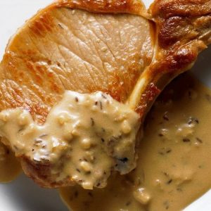 Bisteca de porco na pressão do jeitinho que só os bons na cozinha conseguem fazer; anote!