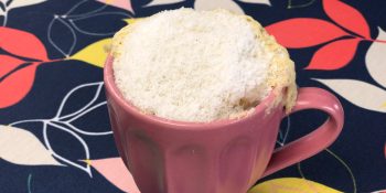 Bolo de caneca de coco