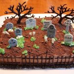 Bolo de chocolate de Halloween para entrar no clima mais assustador do ano
