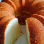 Receita de bolo de leite de um jeitinho bem simples para quem ama um caseiro com café