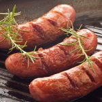 imagem com uma opção a linguiça na airfryer pronta