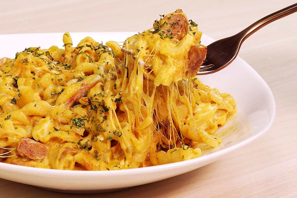 macarrão de panela de pressão com calabresa