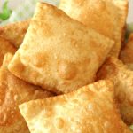 Massa de pastel de feira de um jeitinho fácil de fazer e que fica mega crocante