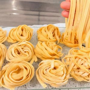 Massa de macarrão caseira super fácil para fazer em casa o seu com muito orgulho