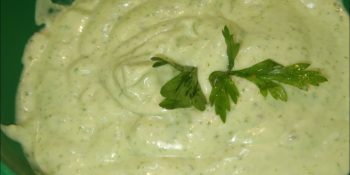 Molho verde com maionese