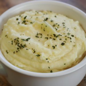 Purê de batata com creme de leite fácil demais cremoso que ninguém consegue resistir