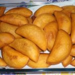 Esse com certeza é o melhor pastel frito de frango que você conseguirá fazer em casa