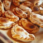 Empanada argentina: o lanchinho sensacional que não dá pra comer só um