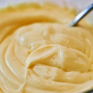 Esse recheio branco para bolo é a melhor receita de creme saboroso que há na internet
