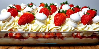 Torta de morango com suspiro