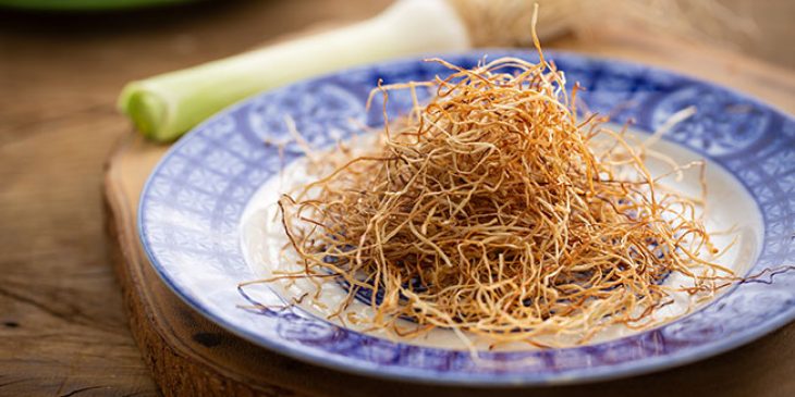 Crispy de alho poró receita que deixa ele bem crocante para acompanhar pratos