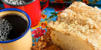Bolo de banana com farofa