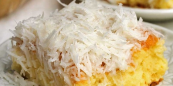 Bolo de coco cremoso
