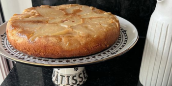 Bolo de pera com aveia