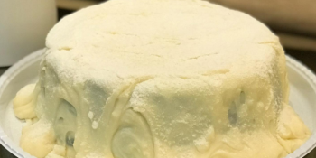 Bolo vulcão de chocolate com leite ninho