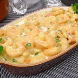 Estrogonofe de camarão com requeijão