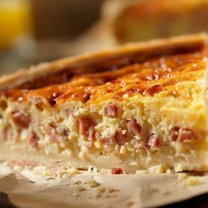 Torta de linguiça com requeijão tudo gostoso