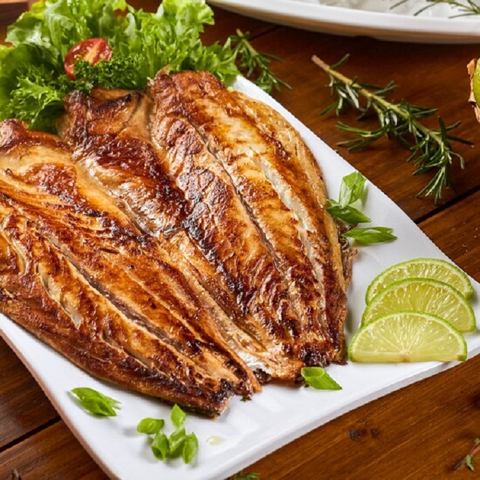 Uma anchova grelhada muito fácil de fazer e que todo ama