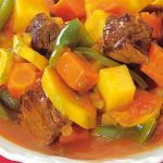 Sopinha direto do Catar: receita de saloona para entrar no clima da copa do mundo