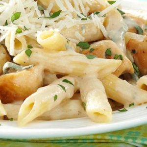 macarrão com frango cremoso