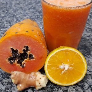 Receitinha forte de suco de mamão com limão pra quem quer uma vitamina de manhã