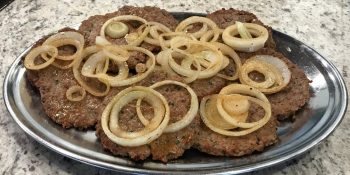 Bife de carne moída