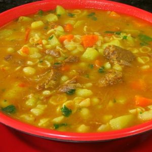 Uma receita de sopa com acém muito fácil para te esquentar hoje