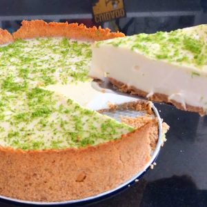 Sobremesa prática pra hoje: mousse de limão com biscoito muito viciante