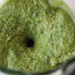 Molho de manjericão que deixa qualquer salada com gostinho de restaurante