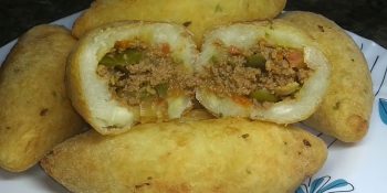 Croquete de mandioca com carne moída